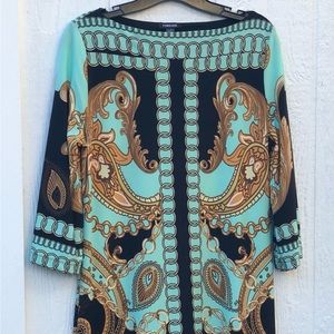 Fashionable loose fitting dress.